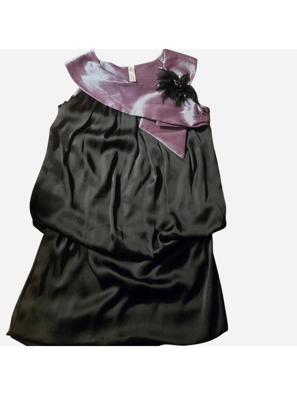 Lily's Purple Vintage style dress.